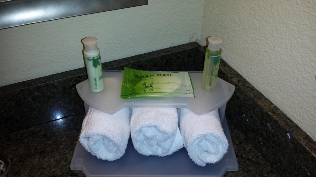 Queen Room with Two Queen Beds – Non-Smoking