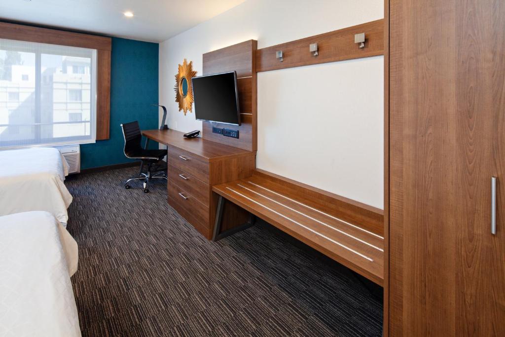 Queen Room with Two Queen Beds