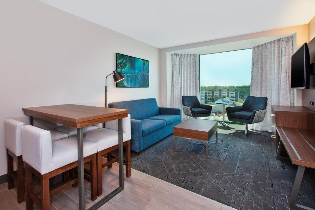 One-Bedroom Suite with Ocean View