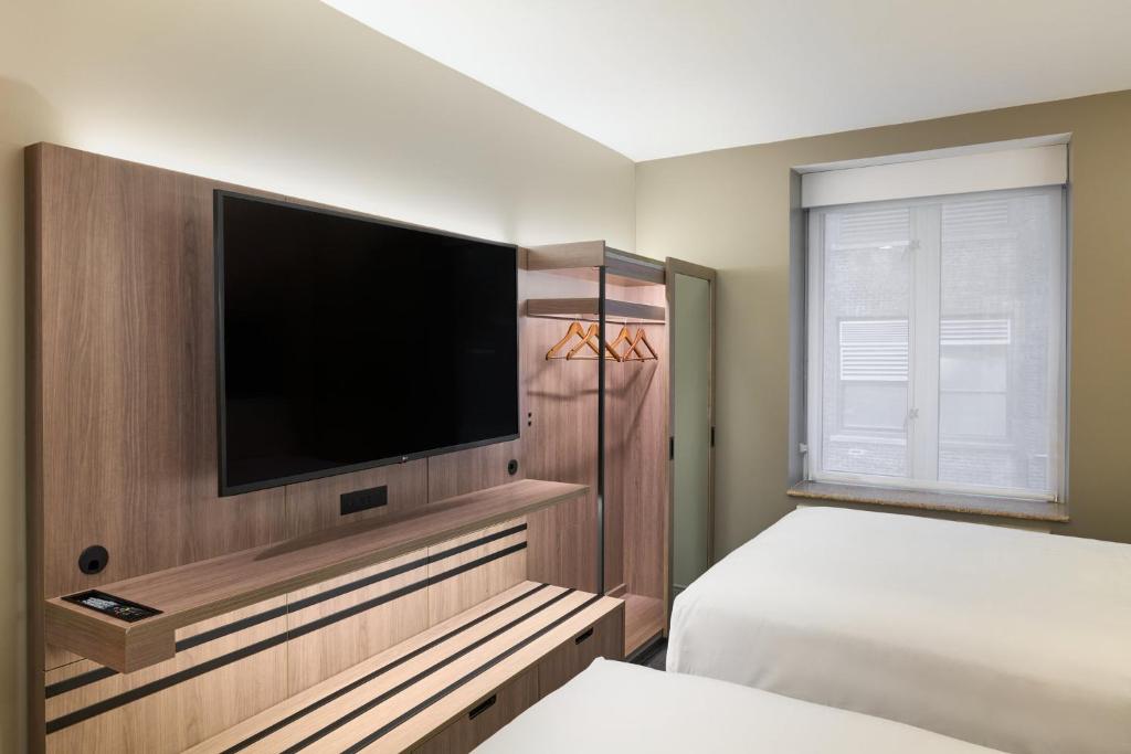 Two Full Beds Standard with Ergonomic Flex Space