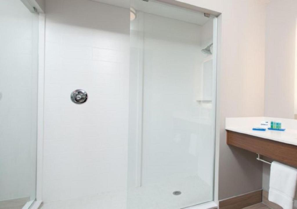 Executive King Room – Disability Access TubNon-Smoking