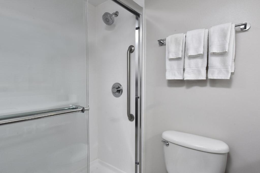 Deluxe King Room – Non-Smoking