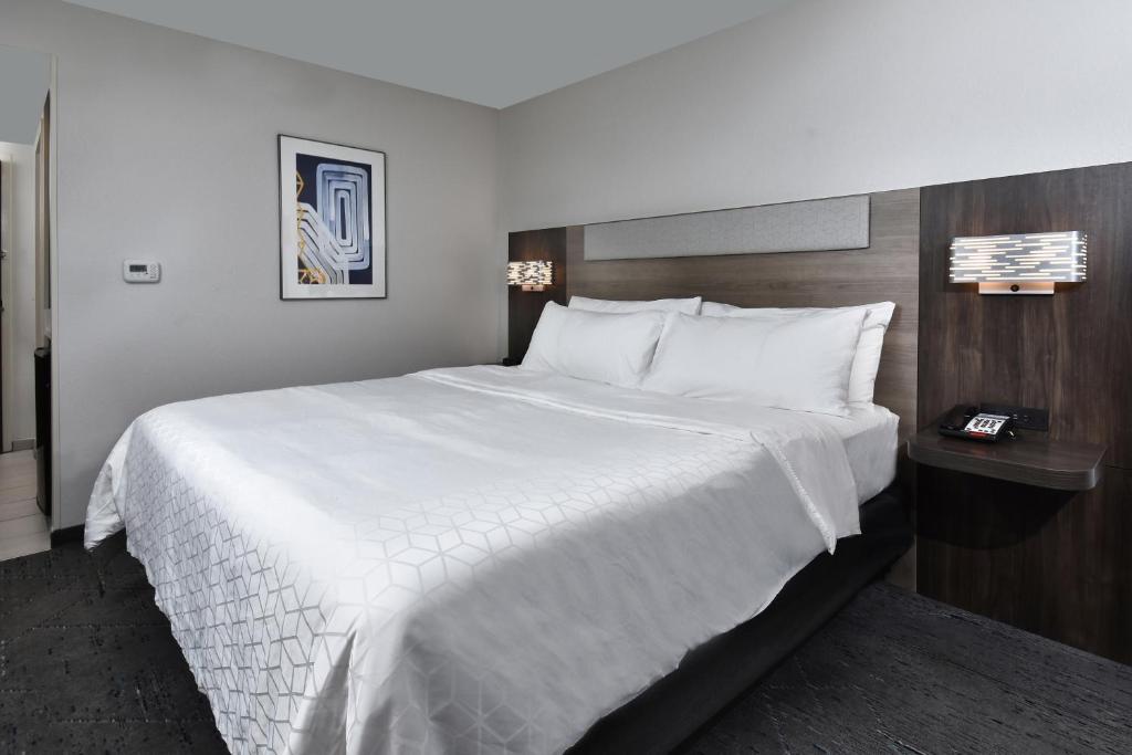 King Room – Non-Smoking