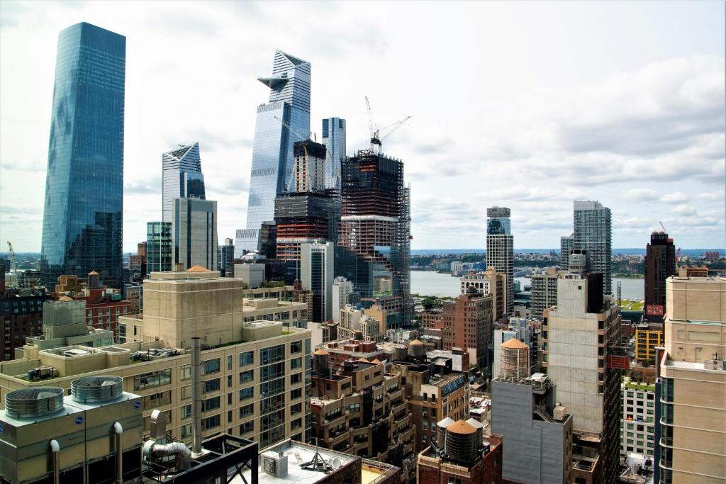 Double Room with Two Double Beds – Manhattan View