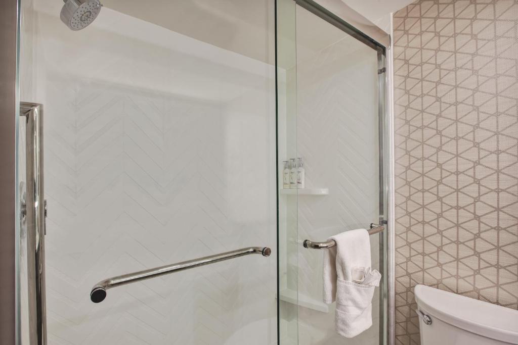 King Room with Ocean View – Non-Smoking