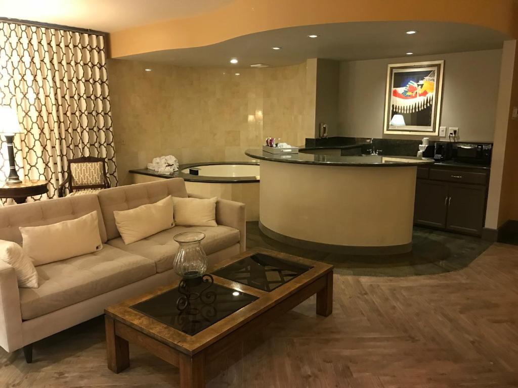 King Suite with Spa Bath