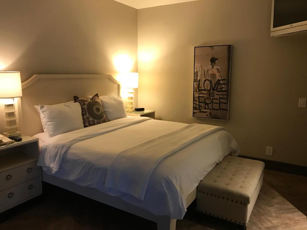 King Suite with Spa Bath