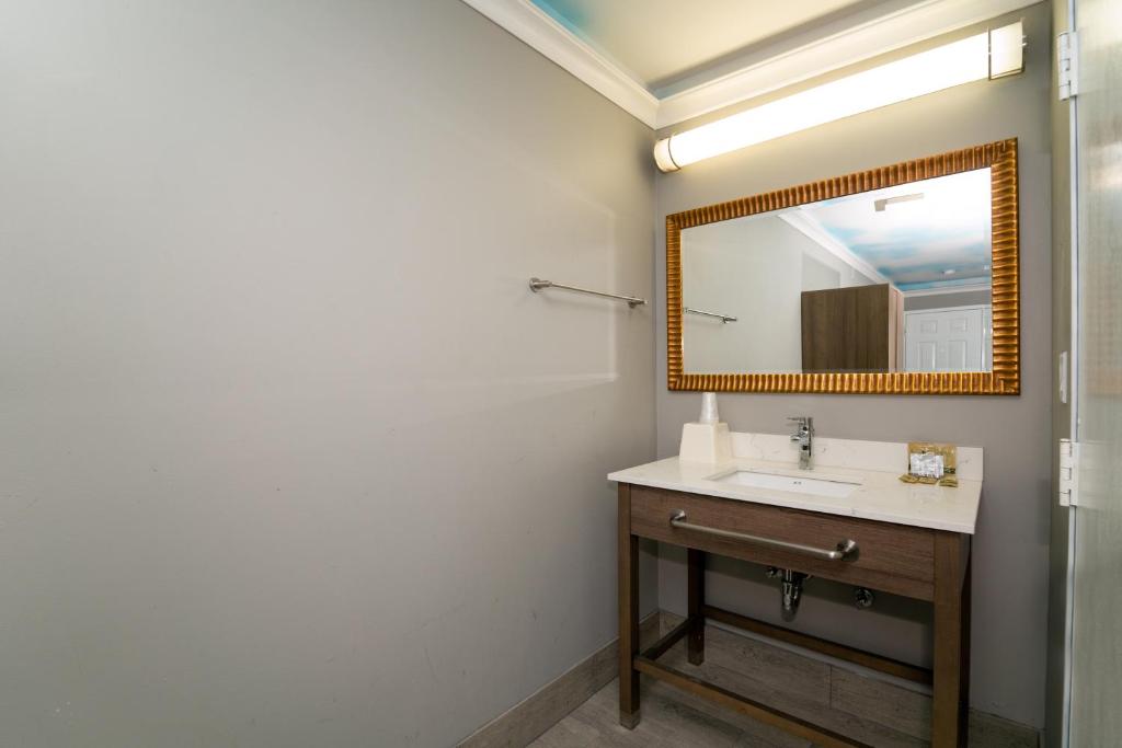 King Room – Non-Smoking