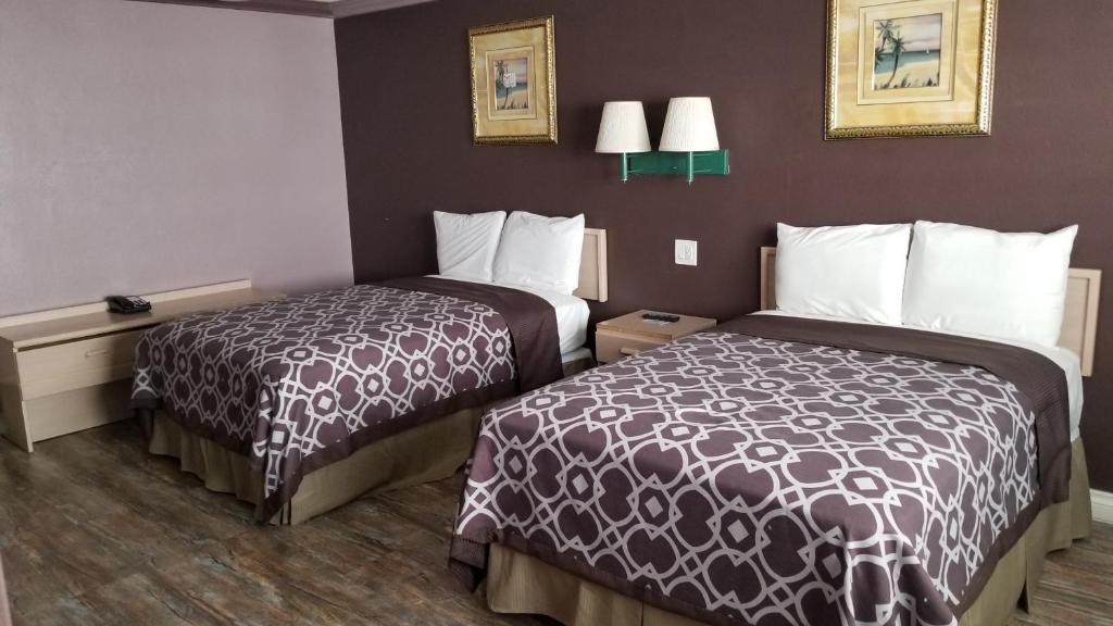 Double Room with Two Double Beds – Non-Smoking