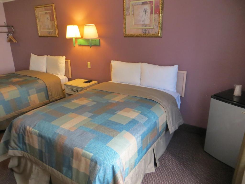 Double Room with Two Double Beds – Non-Smoking