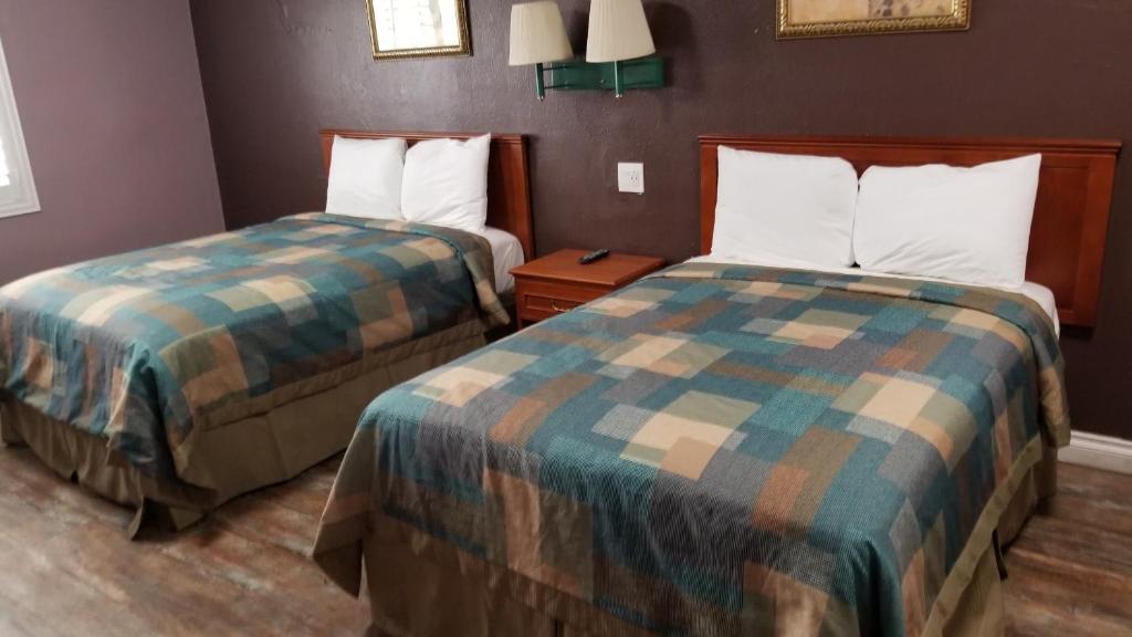 Double Room with Two Double Beds – Smoking