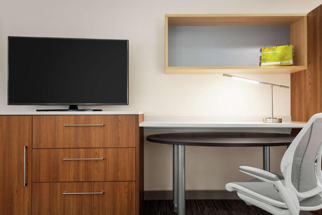 King Studio Suite – Hearing Accessible