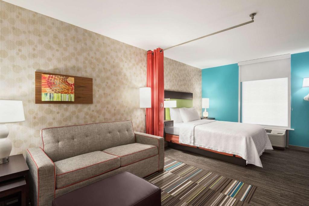 Queen Suite – Non-Smoking