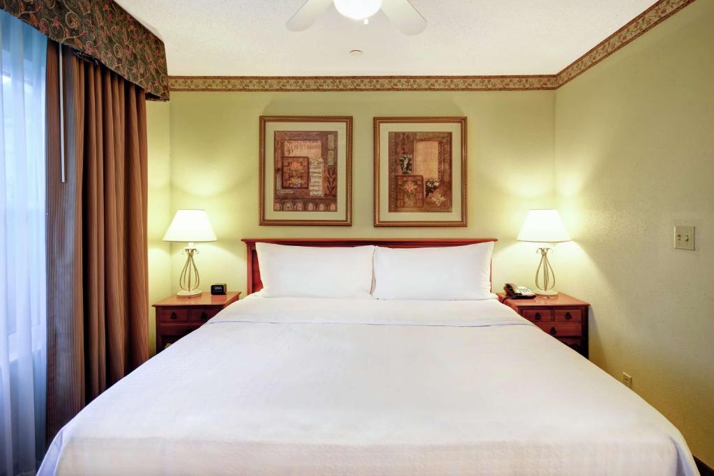 King Suite – Vision and Hearing Accessible