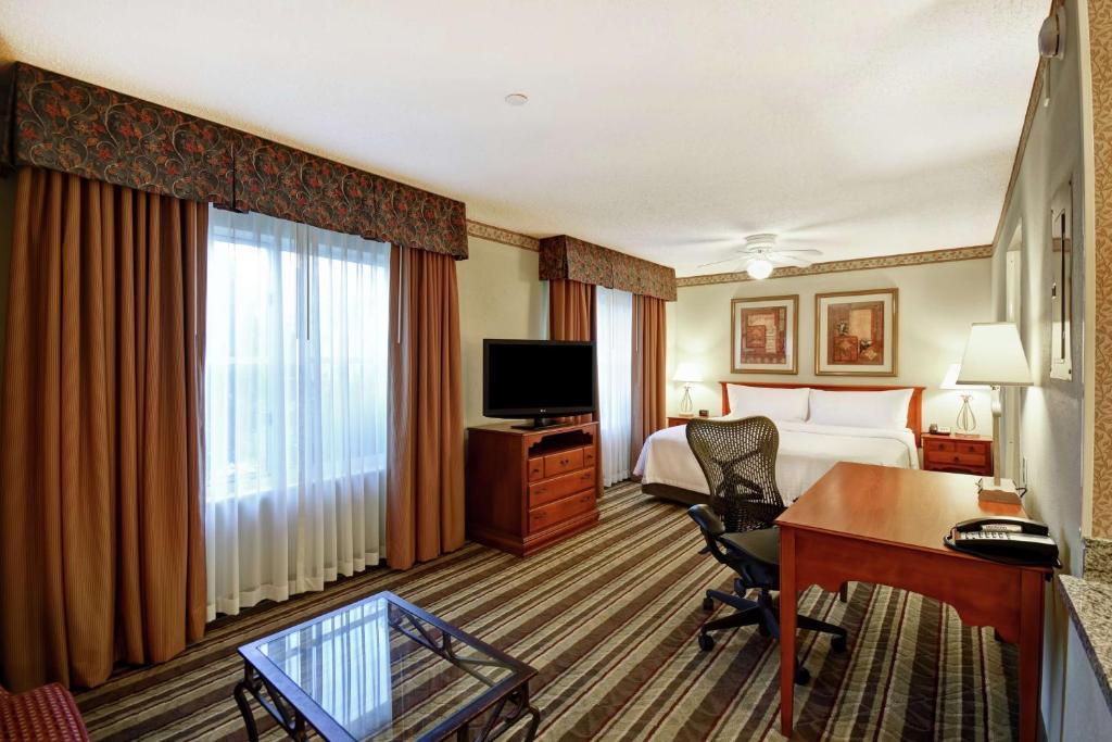 King Suite – Vision and Hearing Accessible