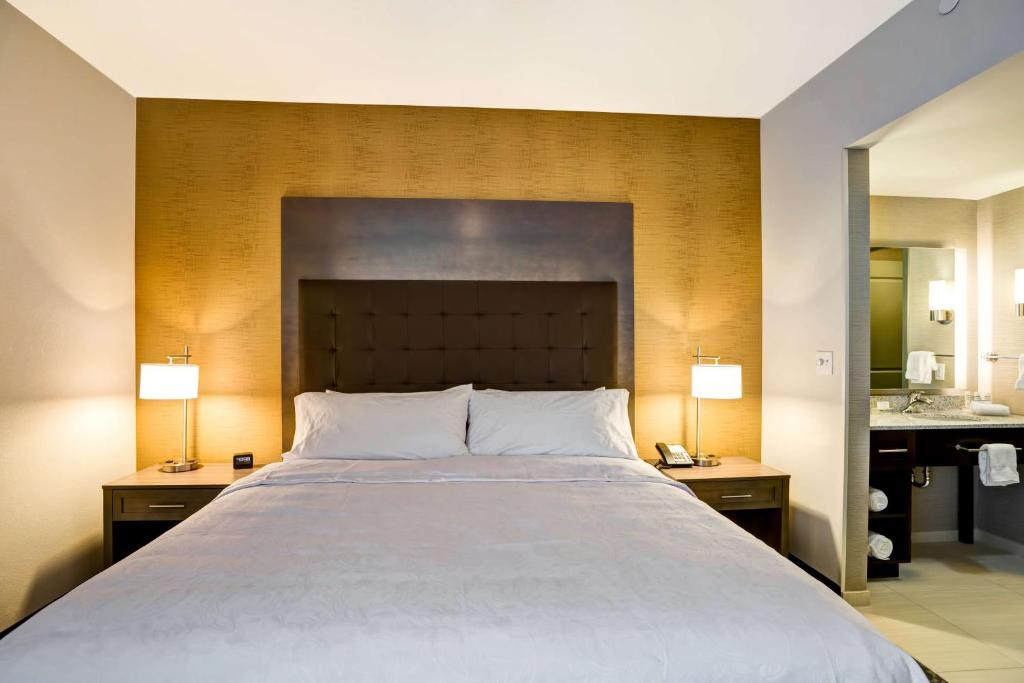 King Studio Suite – Non-Smoking