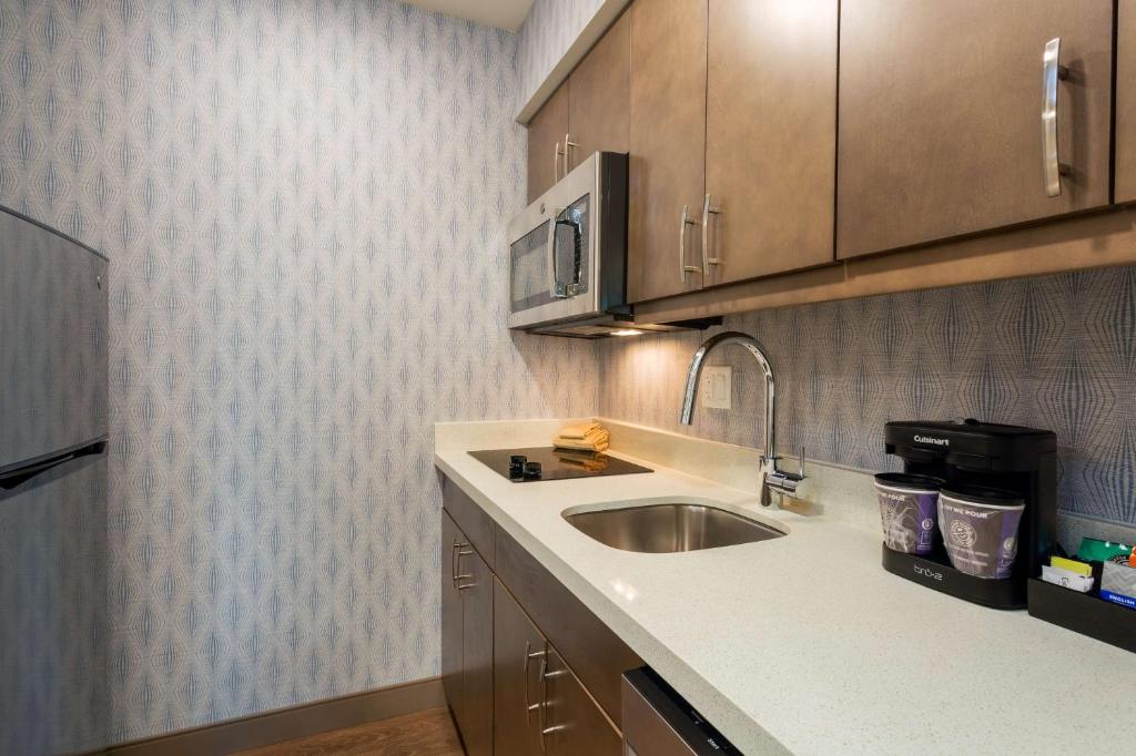 King Studio Suite – Hearing Accessible