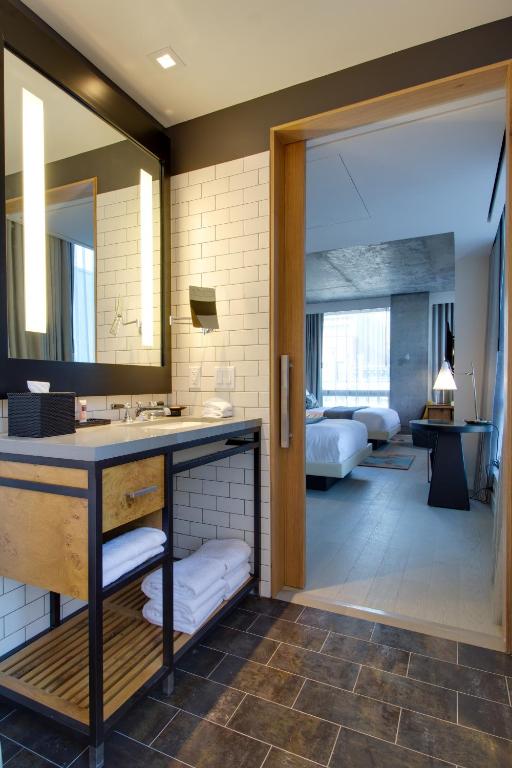 Double Room with Two Double Beds and View