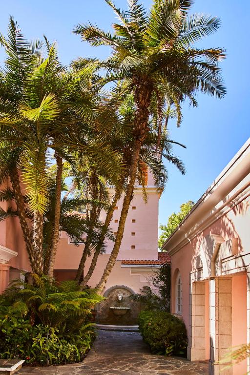 Grand Deluxe Room with Patio and Fireplace