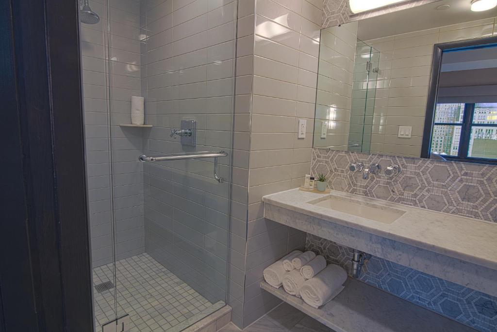 Signature Suite 1 King Bed