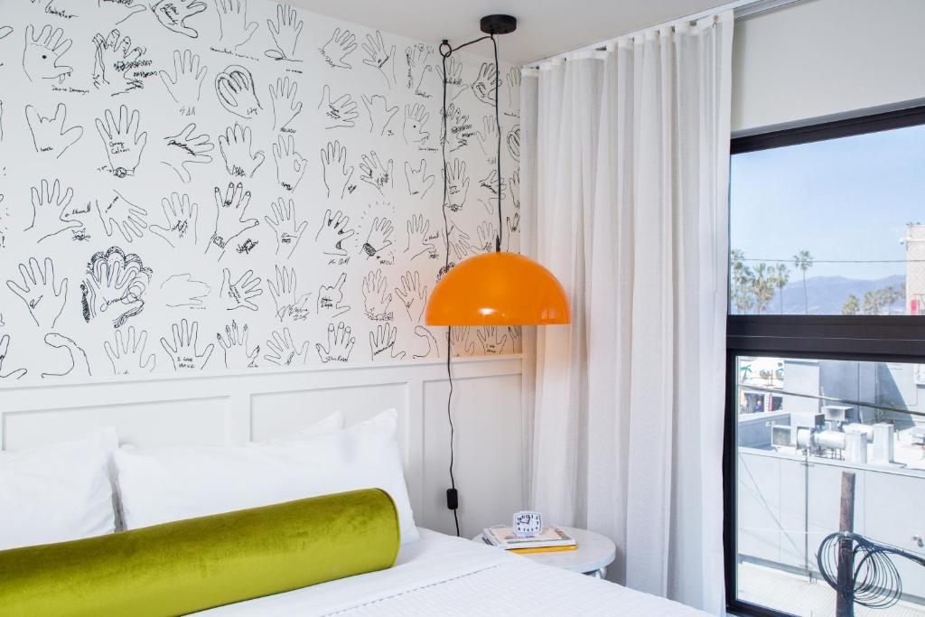 Partial Ocean View King Suite