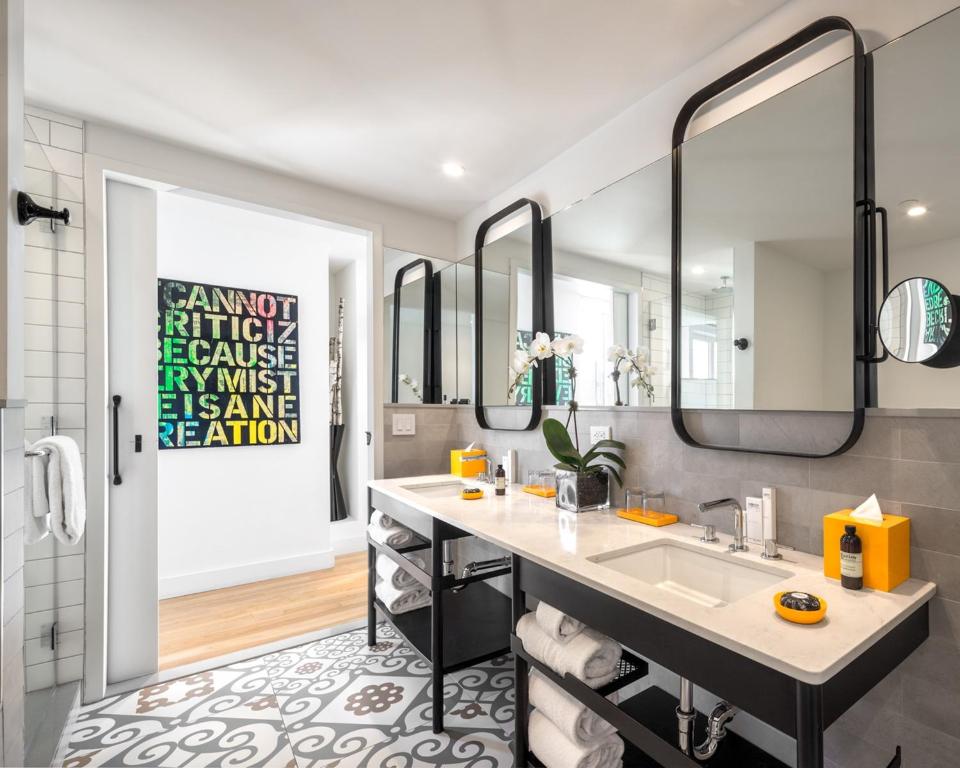 Suite – Non-Smoking