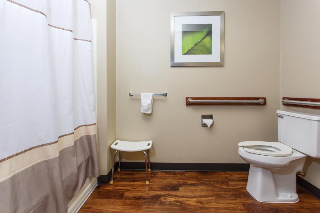 Queen Room – Disability Access