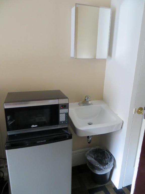 Single Room with Shared Bathroom