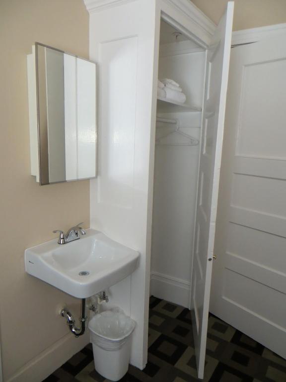 Standard Room with Shared Bathroom