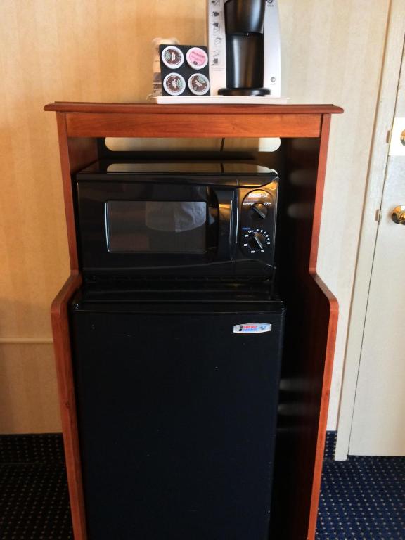 Deluxe Queen Room with Two Queen Beds – Non-Smoking