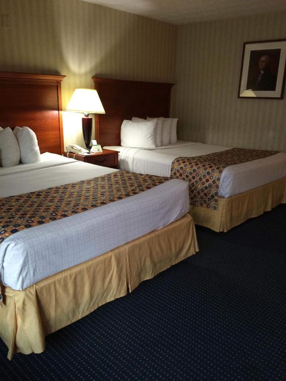 Deluxe Queen Room with Two Queen Beds – Non-Smoking