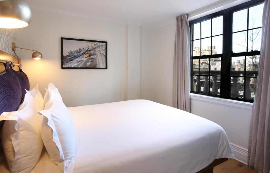 Penthouse 2 Bedroom 1 Bathroom Terrace Suite