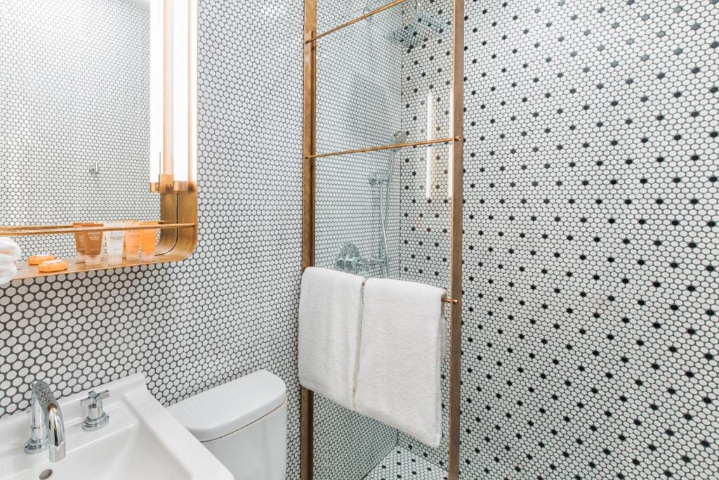 Queen Room – Disability Access