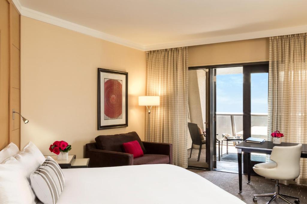 Patio Luxury Room 1 king-size bed