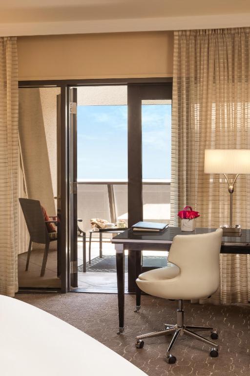 Patio Luxury Room 1 king-size bed