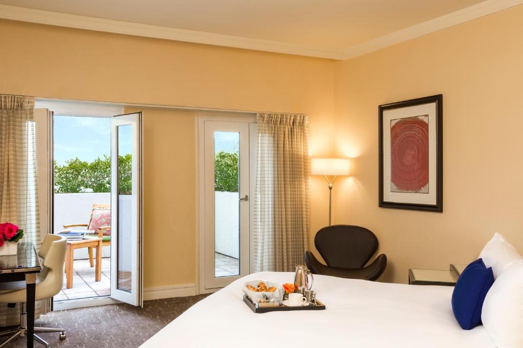 Patio Luxury Room 1 king-size bed