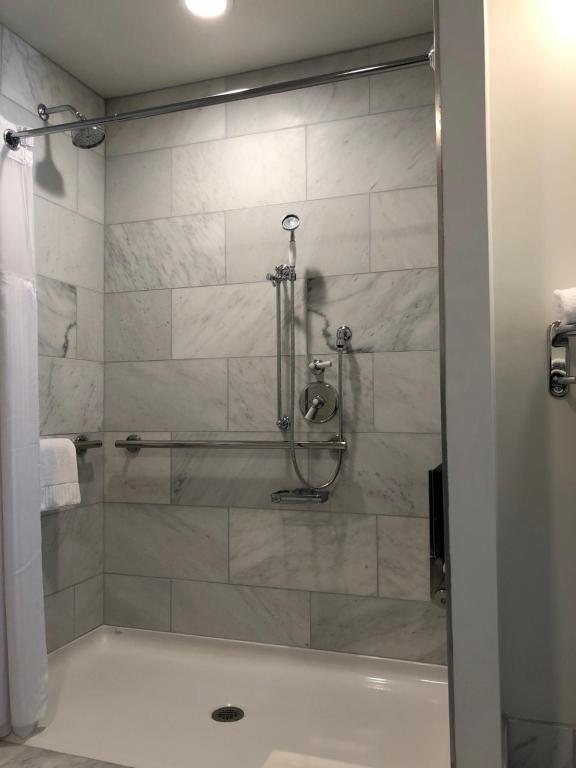 Twin Room – Disability Access