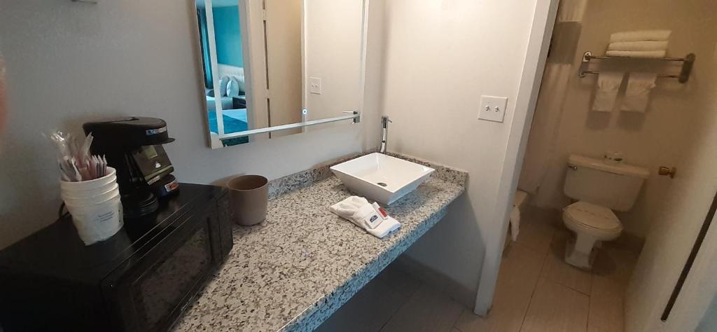 Queen Room with Two Queen Beds – Non-Smoking