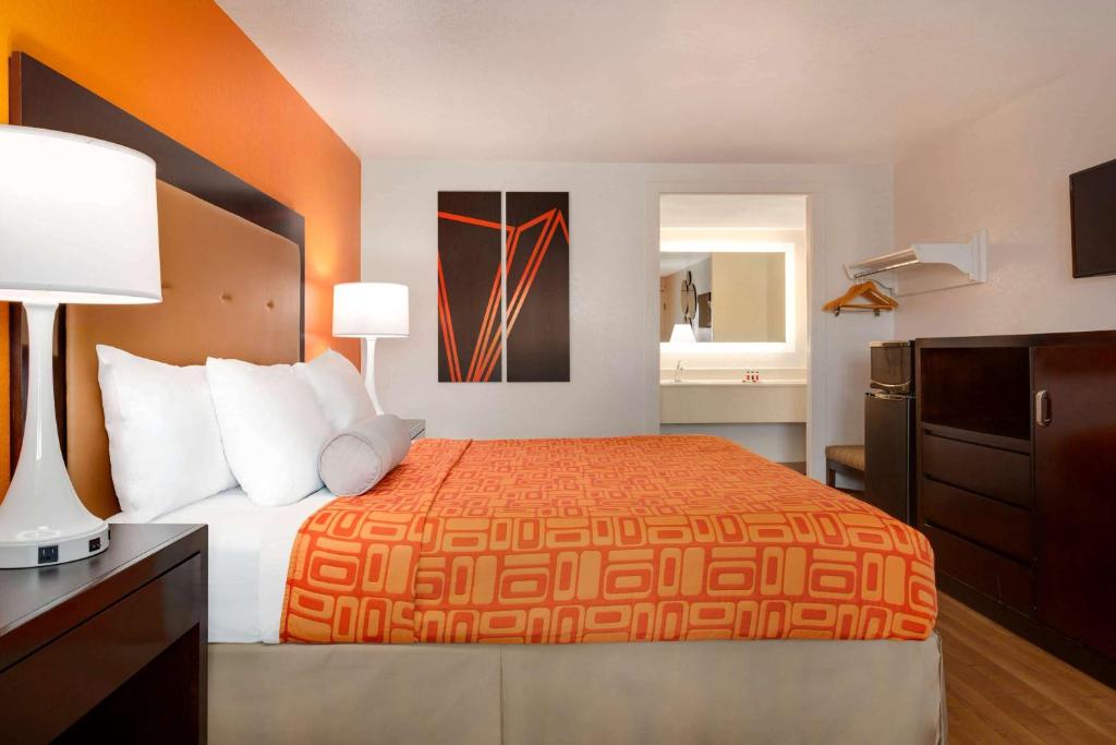 King Room – Non-Smoking