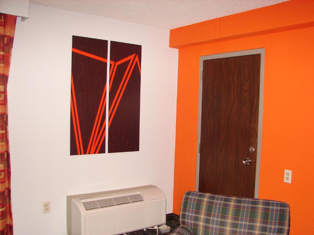 Queen Room with Two Queen Beds – Non-Smoking