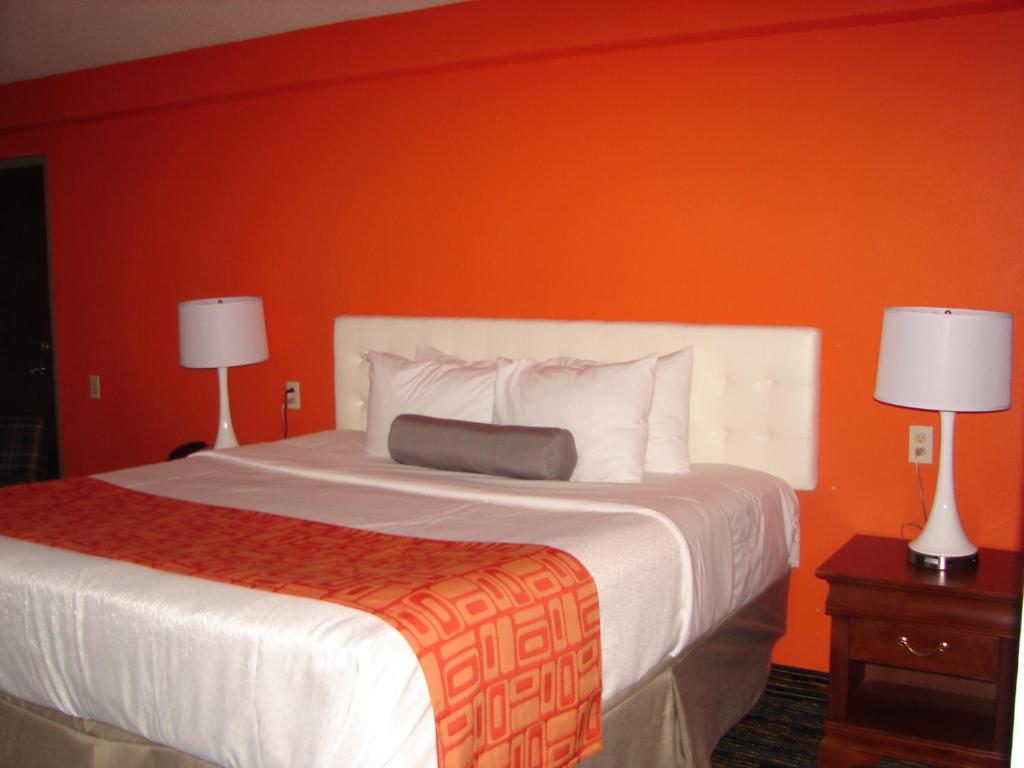 Queen Room with Two Queen Beds – Non-Smoking