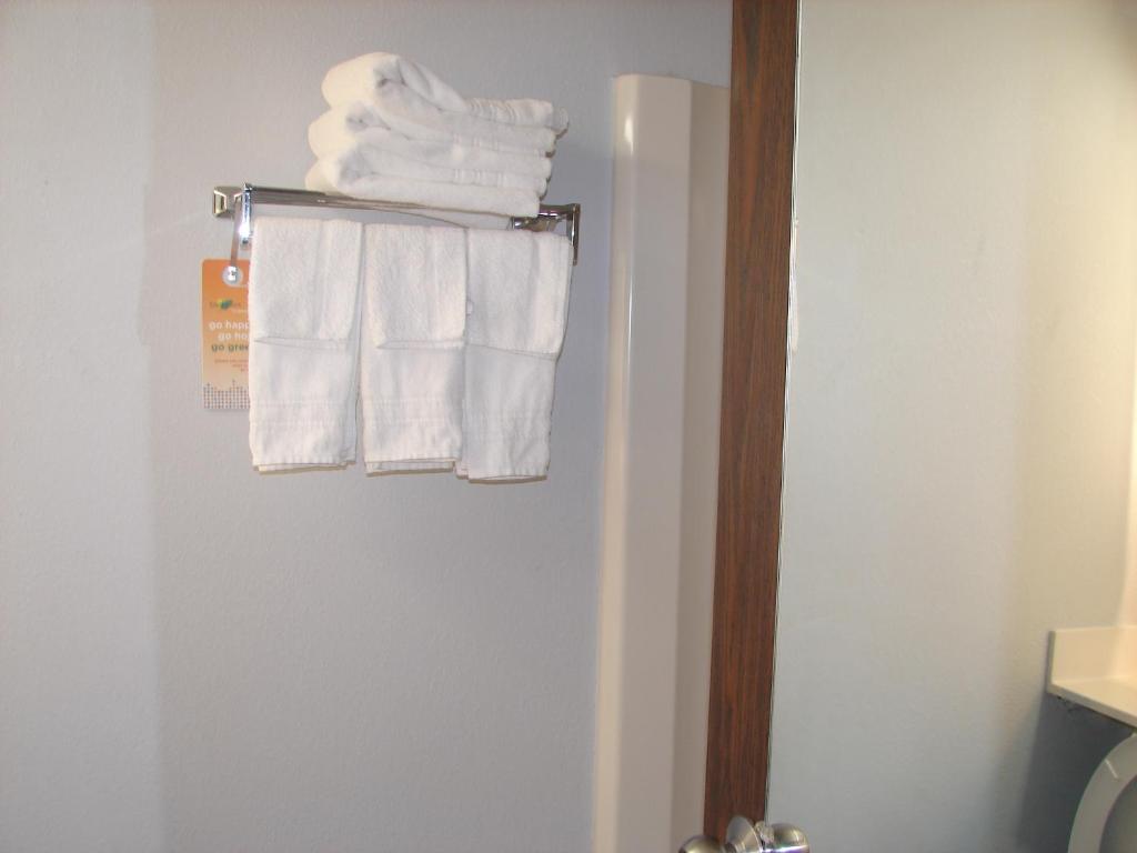 Queen Room with Two Queen Beds – Non-Smoking