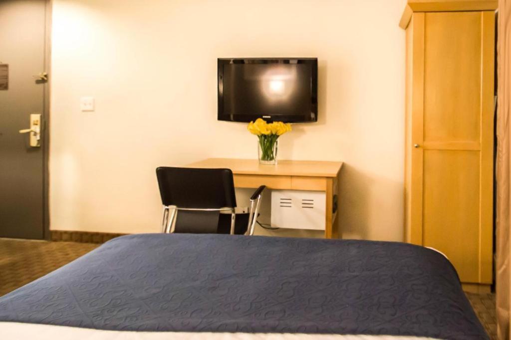 King Room – Non-Smoking