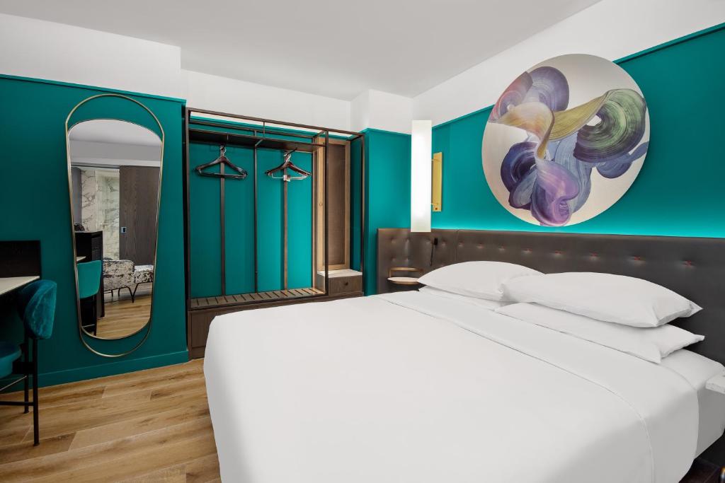 King Room with City View