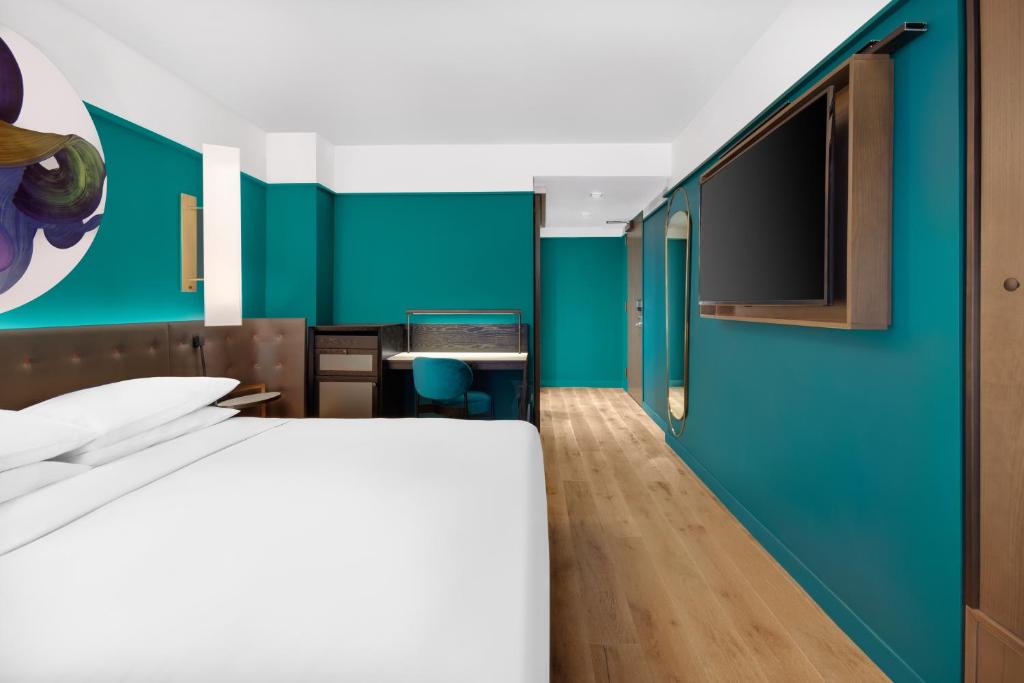 King Room with City View