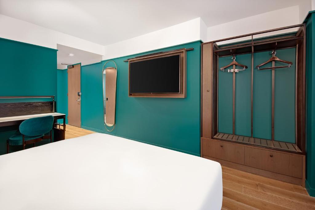 King Room with City View