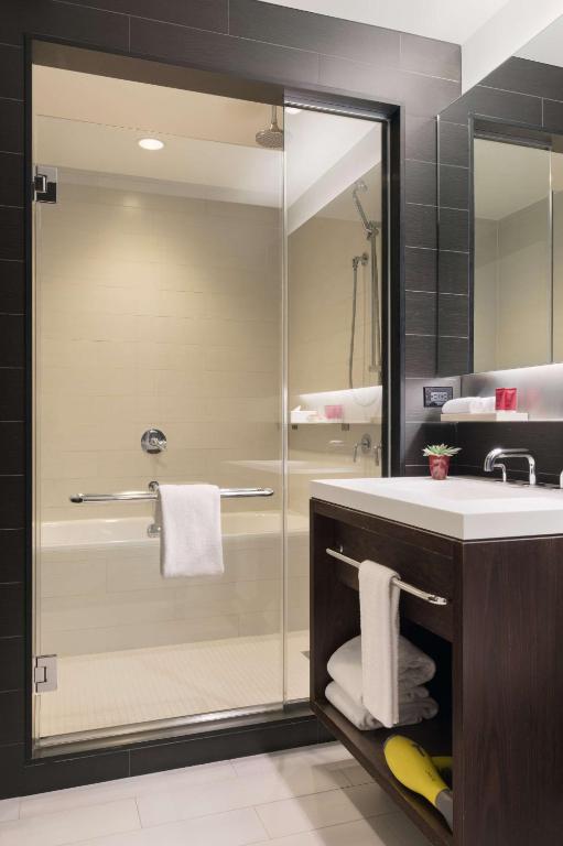 One-Bedroom Suite with Times Square View