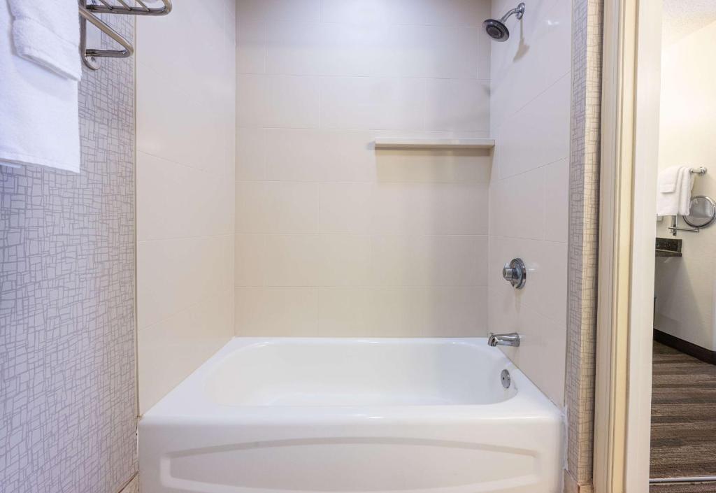 Two-Bedroom King Suite