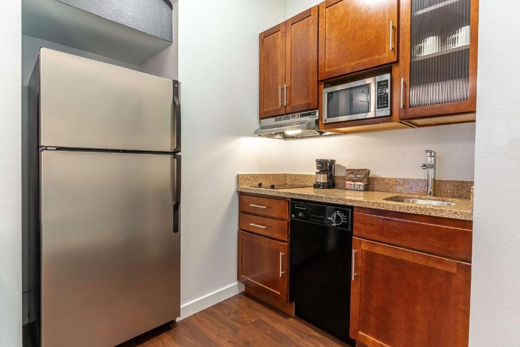 King Studio with Sofa Bed