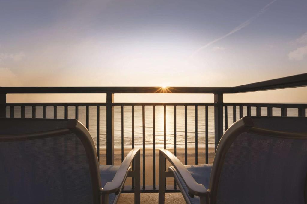 Queen Room with Two Queen Beds – Oceanfront